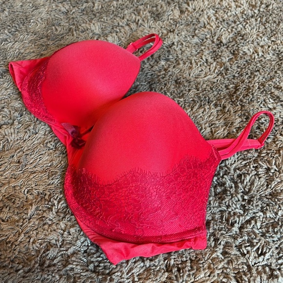 EUC Size 36D Victoria’s Secret Red Lace Push Up Bra - Picture 8 of 8